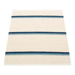 Modro-krémový vnútorný a vonkajší koberec 70x90 cm Olle Blue Vanilla – Pappelina