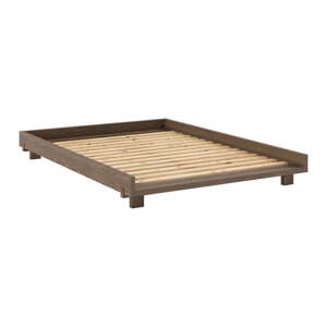 Hnedá dvojlôžková posteľ z borovicového dreva s roštom 140x200 cm Social – Karup Design
