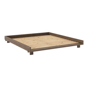 Hnedá dvojlôžková posteľ z borovicového dreva s roštom 180x200 cm Social – Karup Design